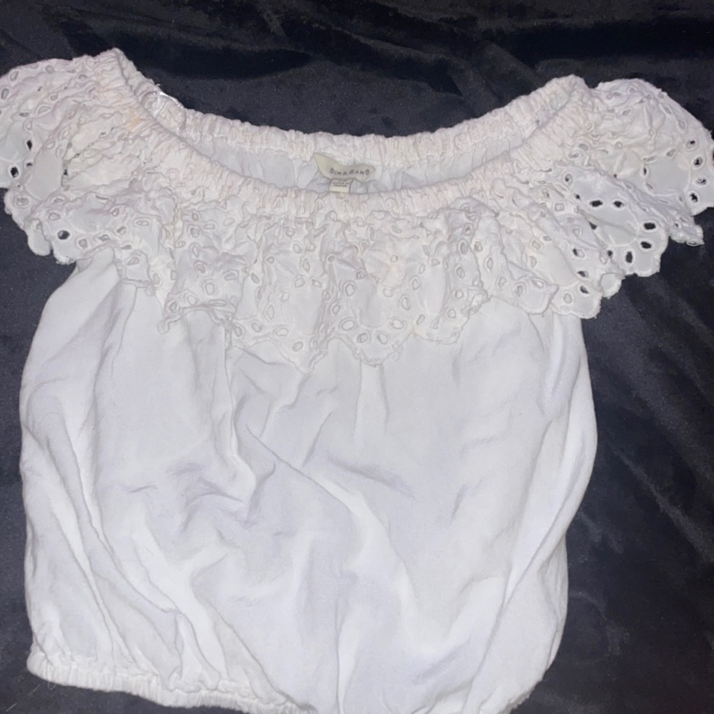 Off shoulder cropped top
